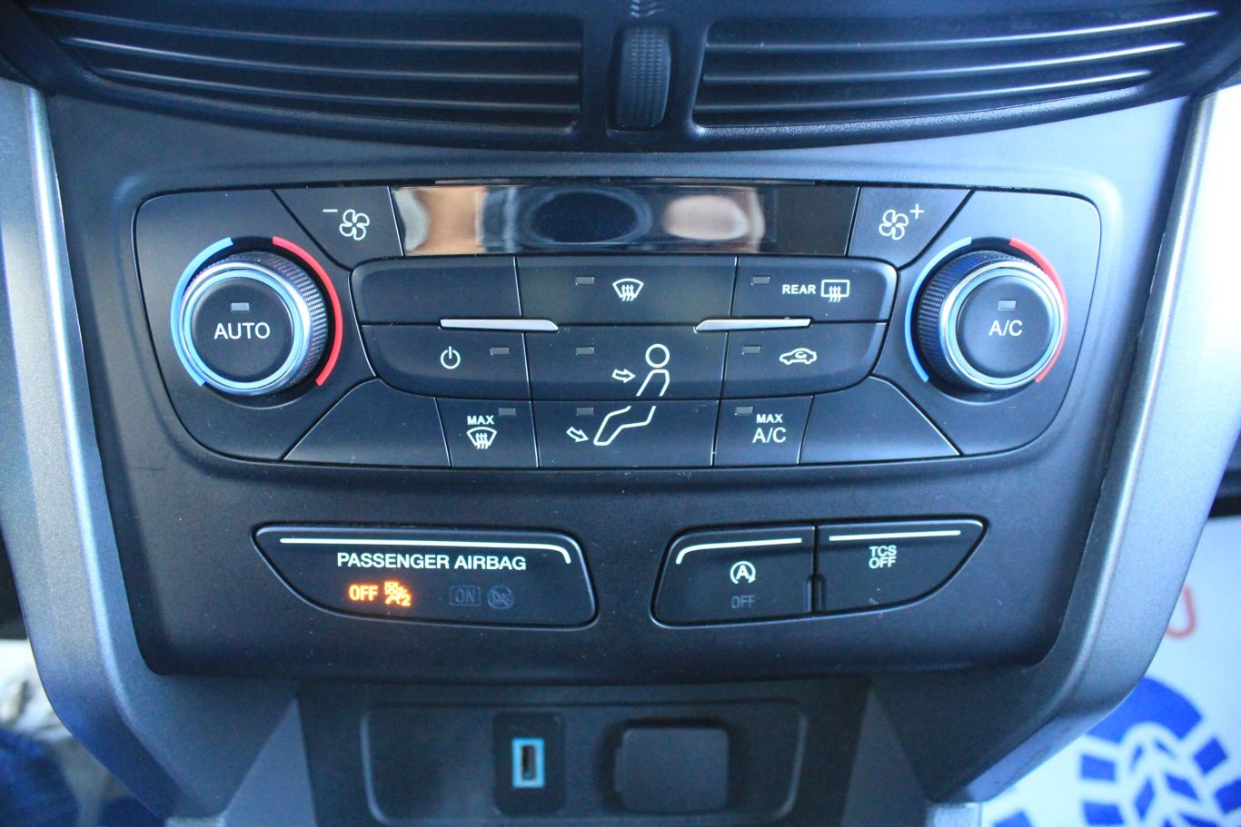 2017 Ford Escape Se Sport Utility 4d - Image 25