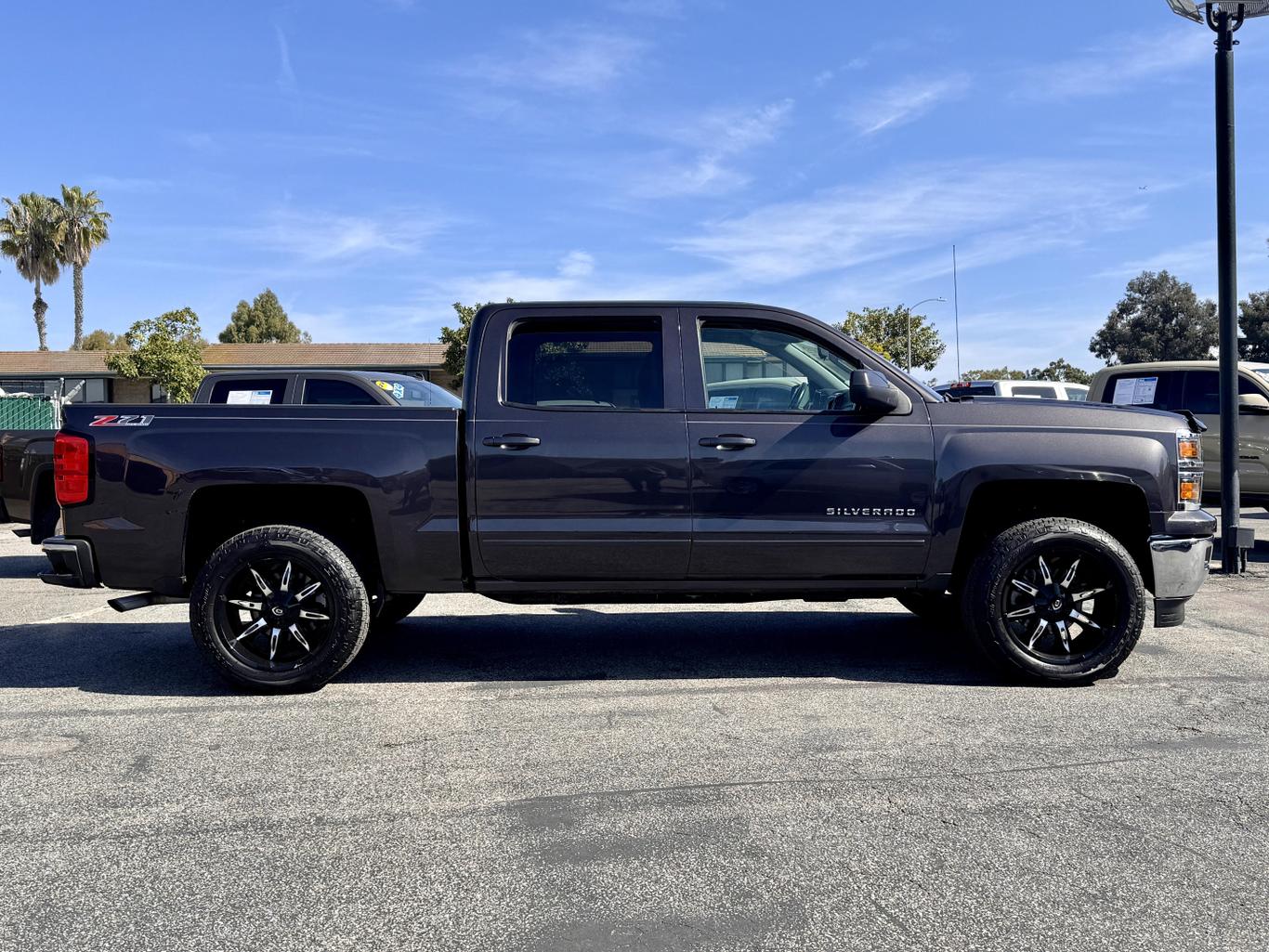 2015 Chevrolet Silverado 1500 LT photo 3