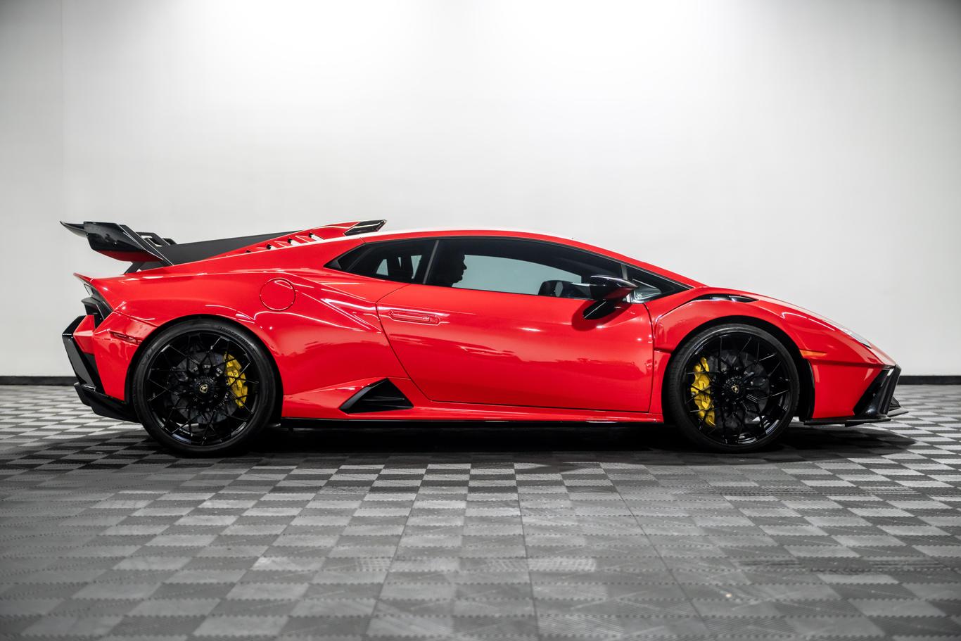 2022 Lamborghini Huracan STO photo 24