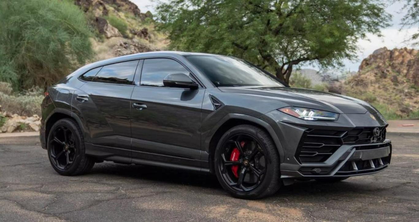 2019 Lamborghini Urus Base photo 6