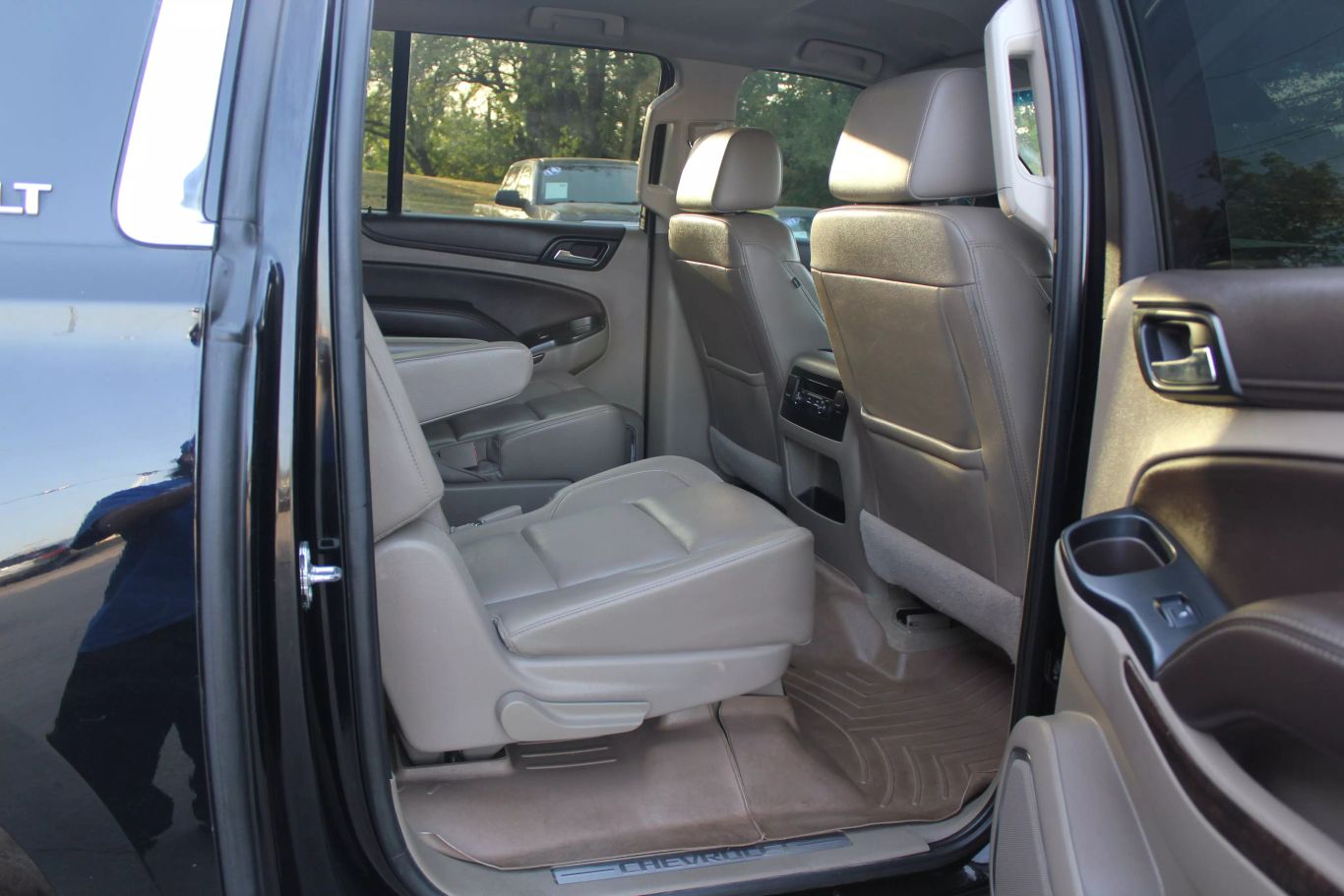 2017 Chevrolet Suburban Lt Sport Utility 4d - Image 21