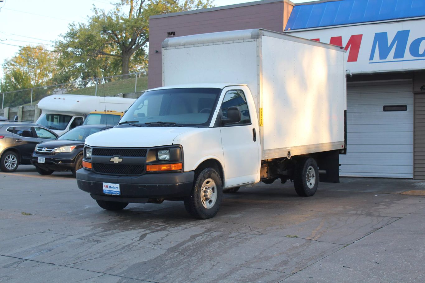 2014 Chevrolet Express Commercial Cutaway Cutaway Van 2d - Image 3