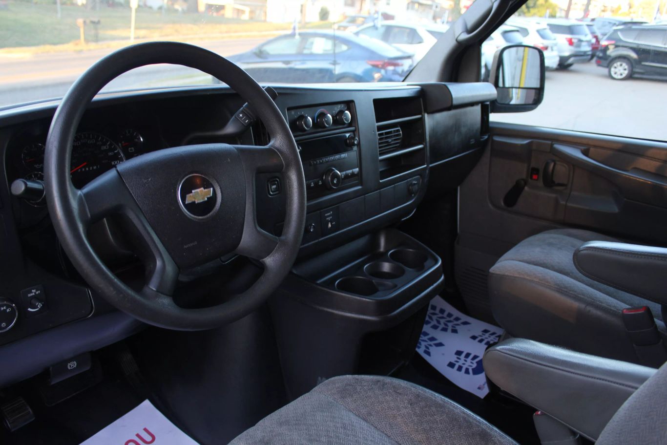 2014 Chevrolet Express Commercial Cutaway Cutaway Van 2d - Image 12