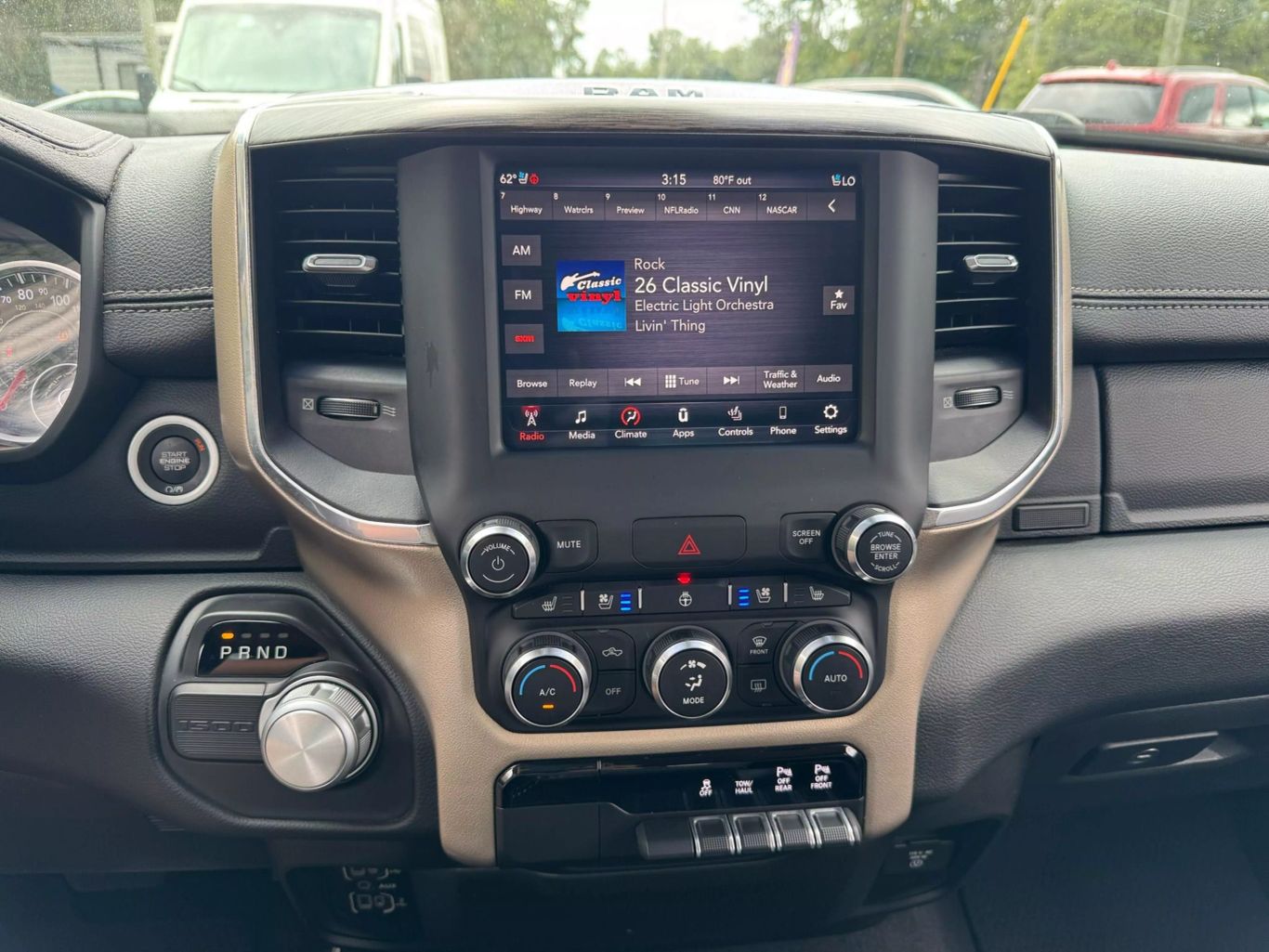 2019 RAM RAM 1500 PICKUP V8 5.7L GASOLINE CREW CAB LARAMIE 5.7L V8