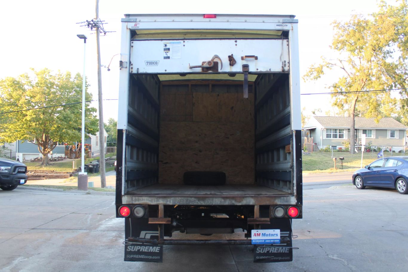 2014 Chevrolet Express Commercial Cutaway Cutaway Van 2d - Image 8