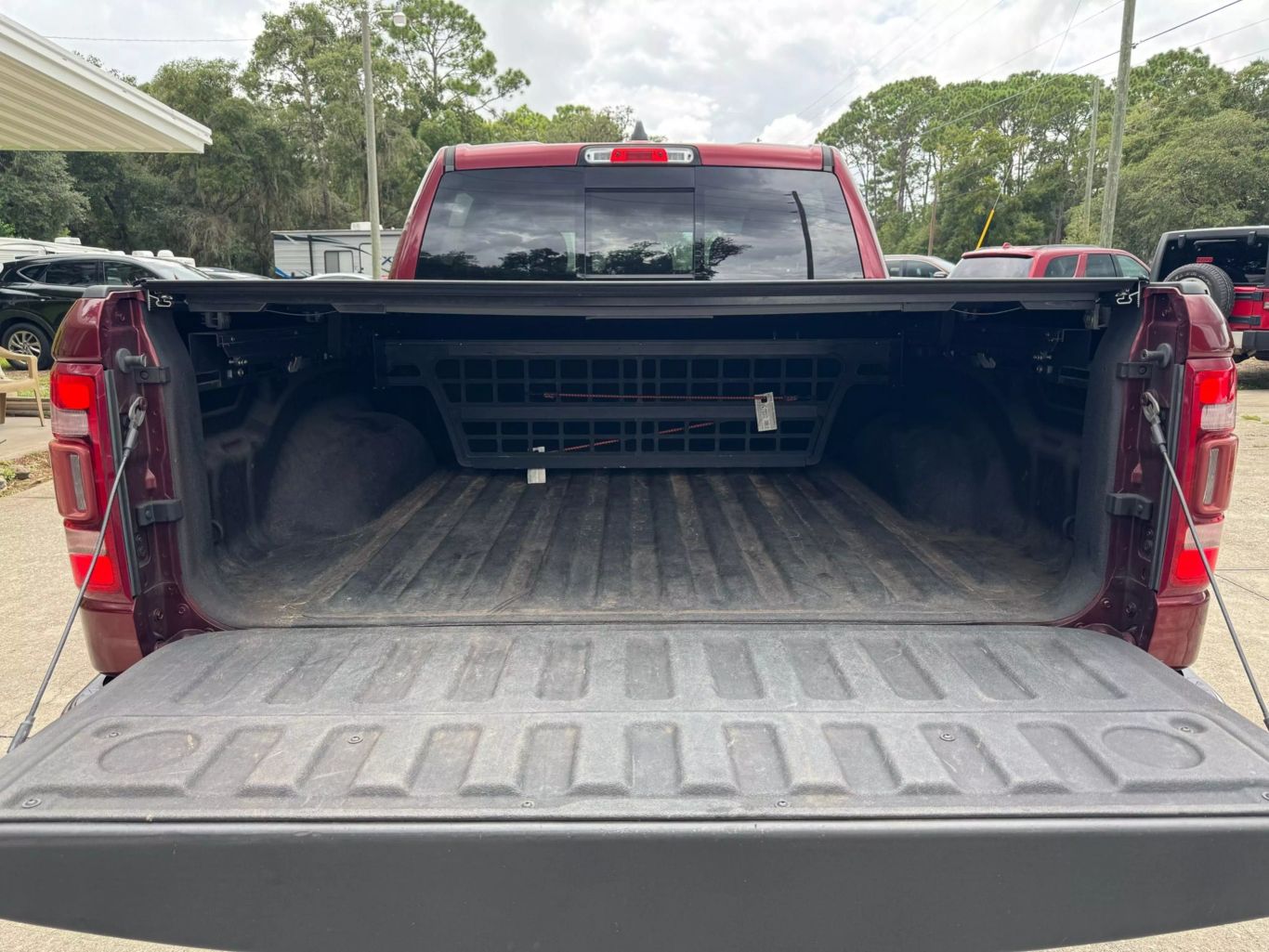 2019 RAM RAM 1500 PICKUP V8 5.7L GASOLINE CREW CAB LARAMIE 5.7L V8