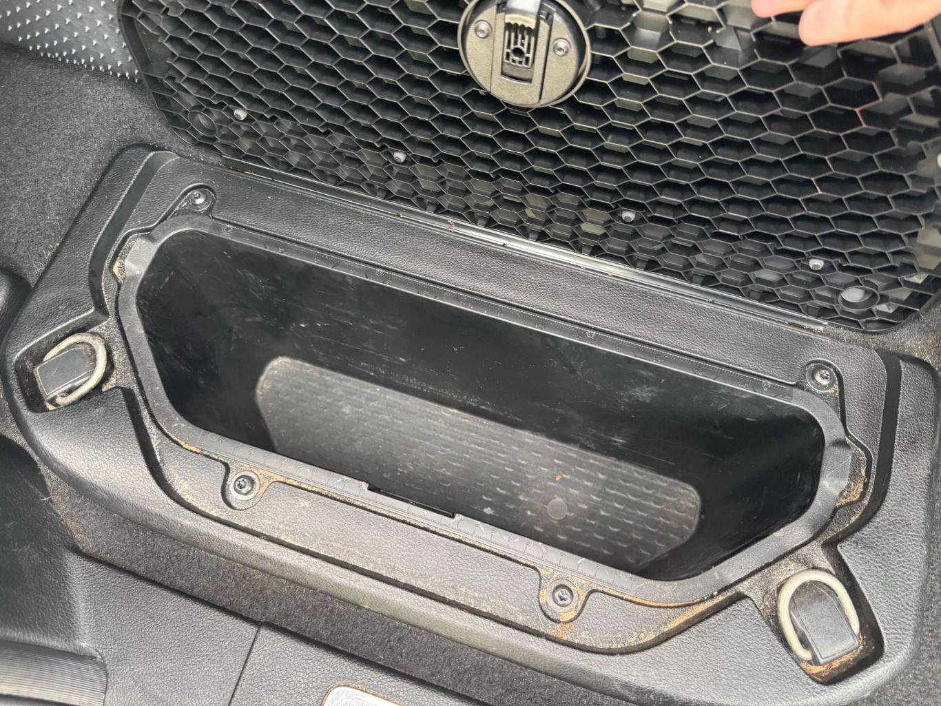 2019 RAM RAM 1500 PICKUP V8 5.7L GASOLINE CREW CAB LARAMIE 5.7L V8