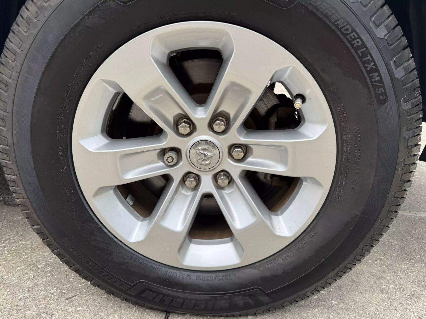 2019 RAM RAM 1500 PICKUP V8 5.7L GASOLINE CREW CAB LARAMIE 5.7L V8