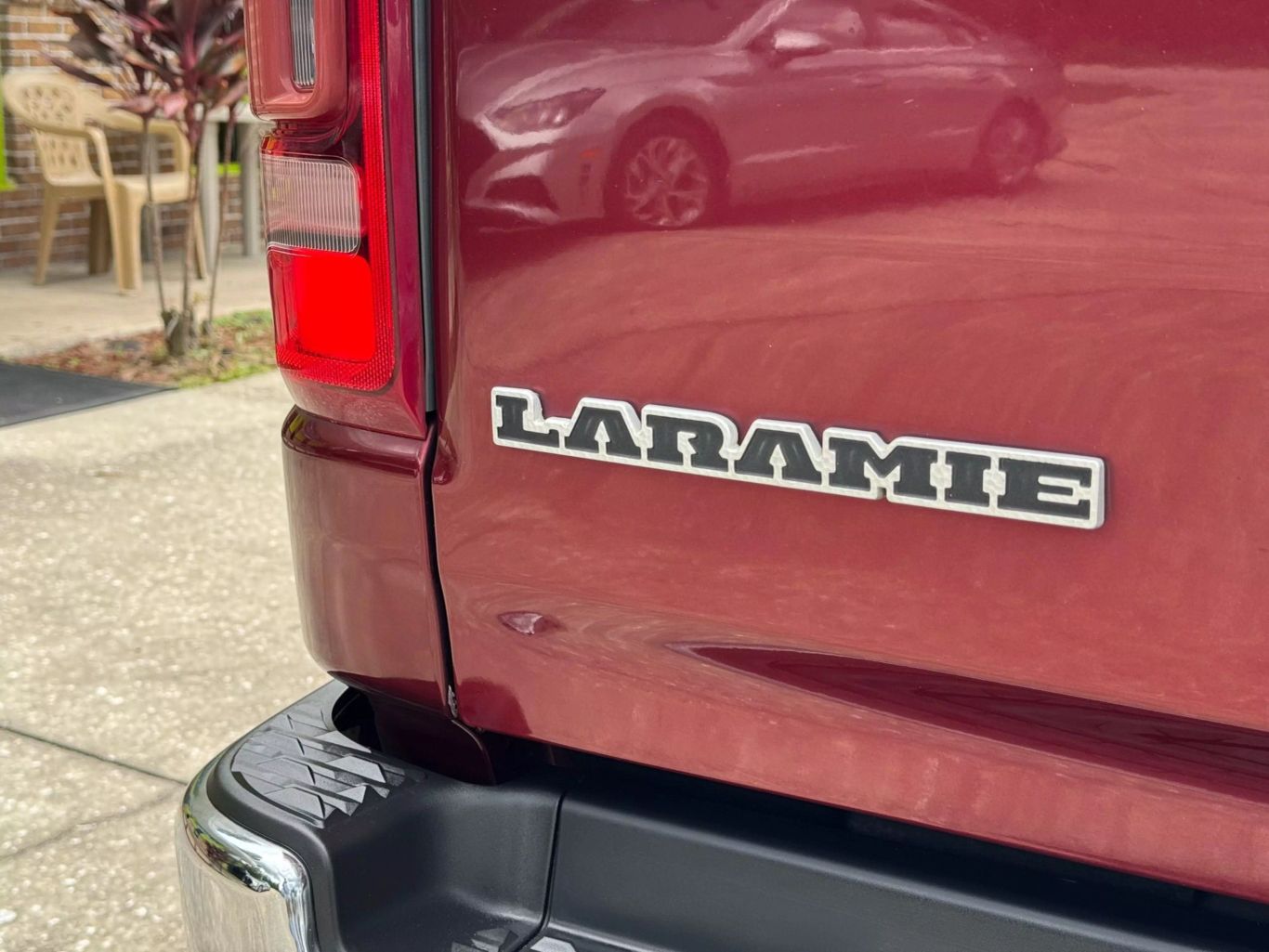 2019 RAM RAM 1500 PICKUP V8 5.7L GASOLINE CREW CAB LARAMIE 5.7L V8