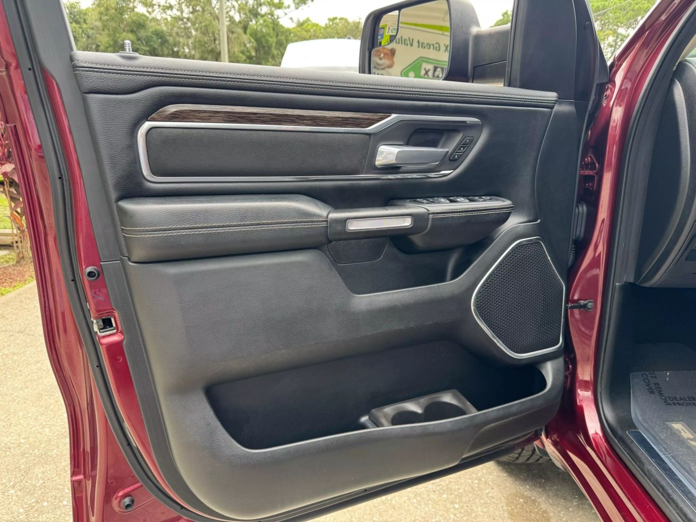 2019 RAM RAM 1500 PICKUP V8 5.7L GASOLINE CREW CAB LARAMIE 5.7L V8