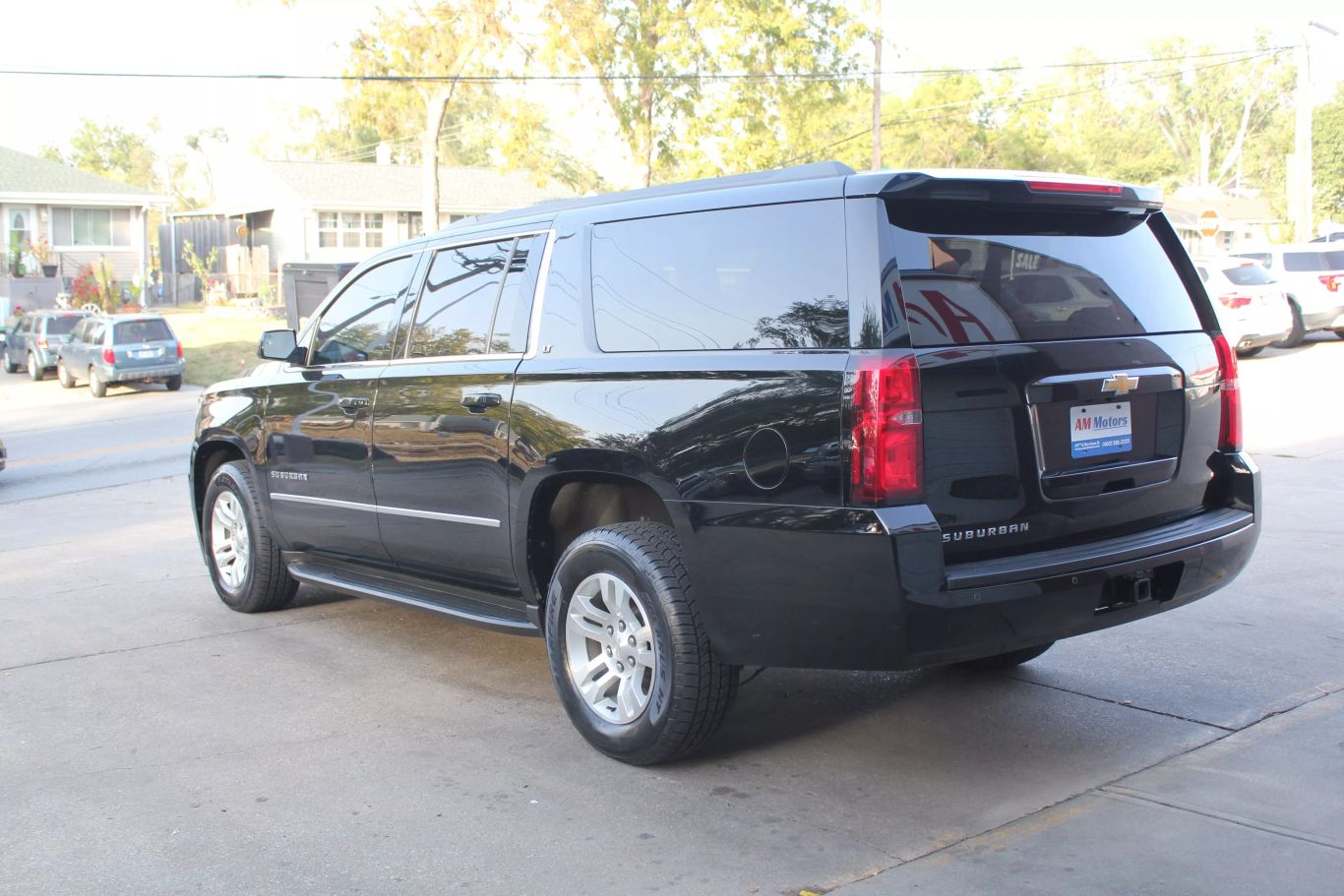 2017 Chevrolet Suburban Lt Sport Utility 4d - Image 5