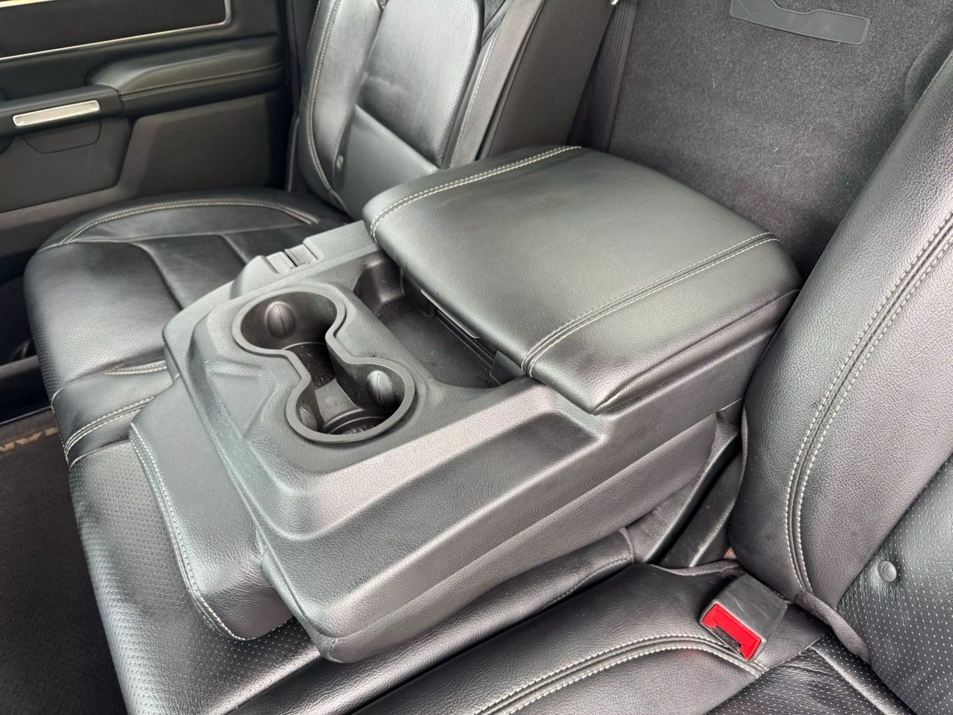 2019 RAM RAM 1500 PICKUP V8 5.7L GASOLINE CREW CAB LARAMIE 5.7L V8