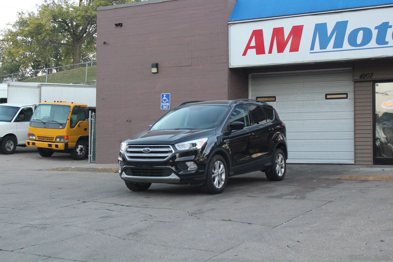 2017 Ford Escape Se Sport Utility 4d - Image 3