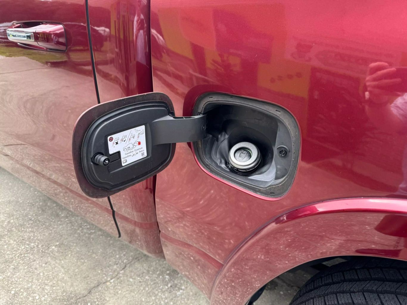 2019 RAM RAM 1500 PICKUP V8 5.7L GASOLINE CREW CAB LARAMIE 5.7L V8