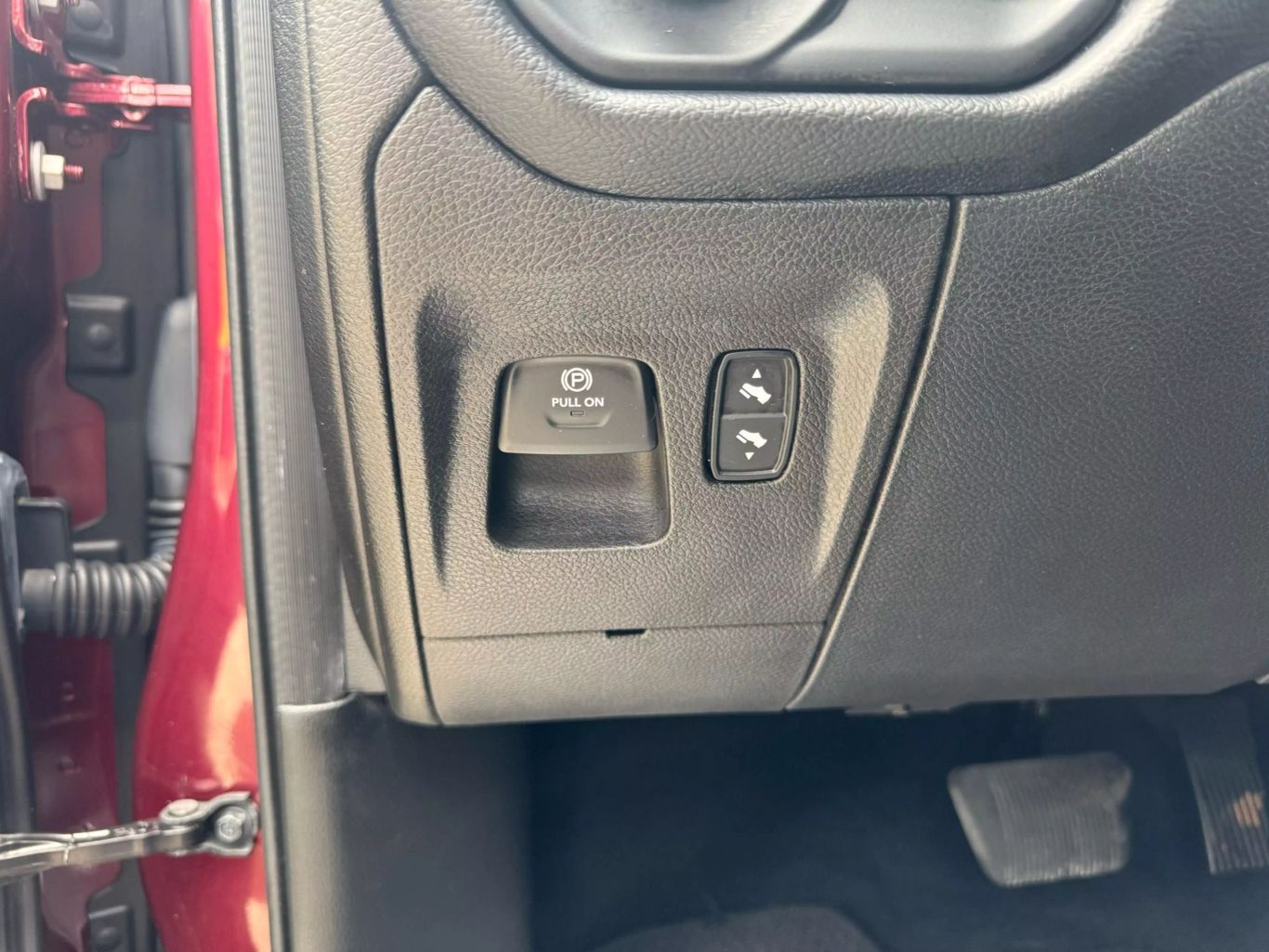 2019 RAM RAM 1500 PICKUP V8 5.7L GASOLINE CREW CAB LARAMIE 5.7L V8
