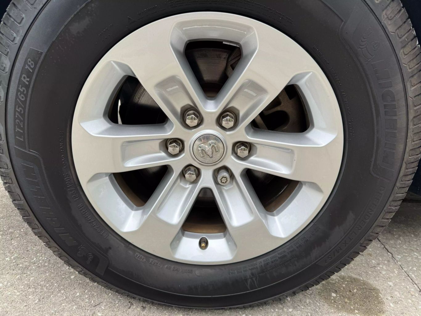 2019 RAM RAM 1500 PICKUP V8 5.7L GASOLINE CREW CAB LARAMIE 5.7L V8