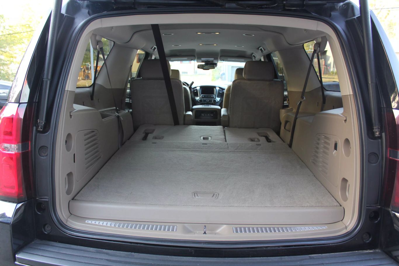 2017 Chevrolet Suburban Lt Sport Utility 4d - Image 25