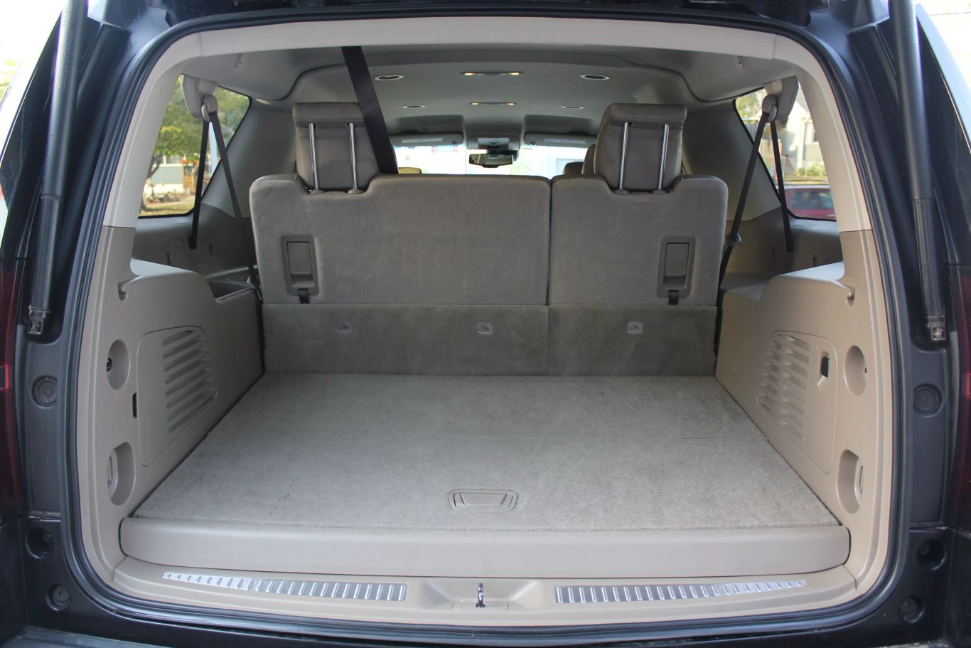 2017 Chevrolet Suburban Lt Sport Utility 4d - Image 24