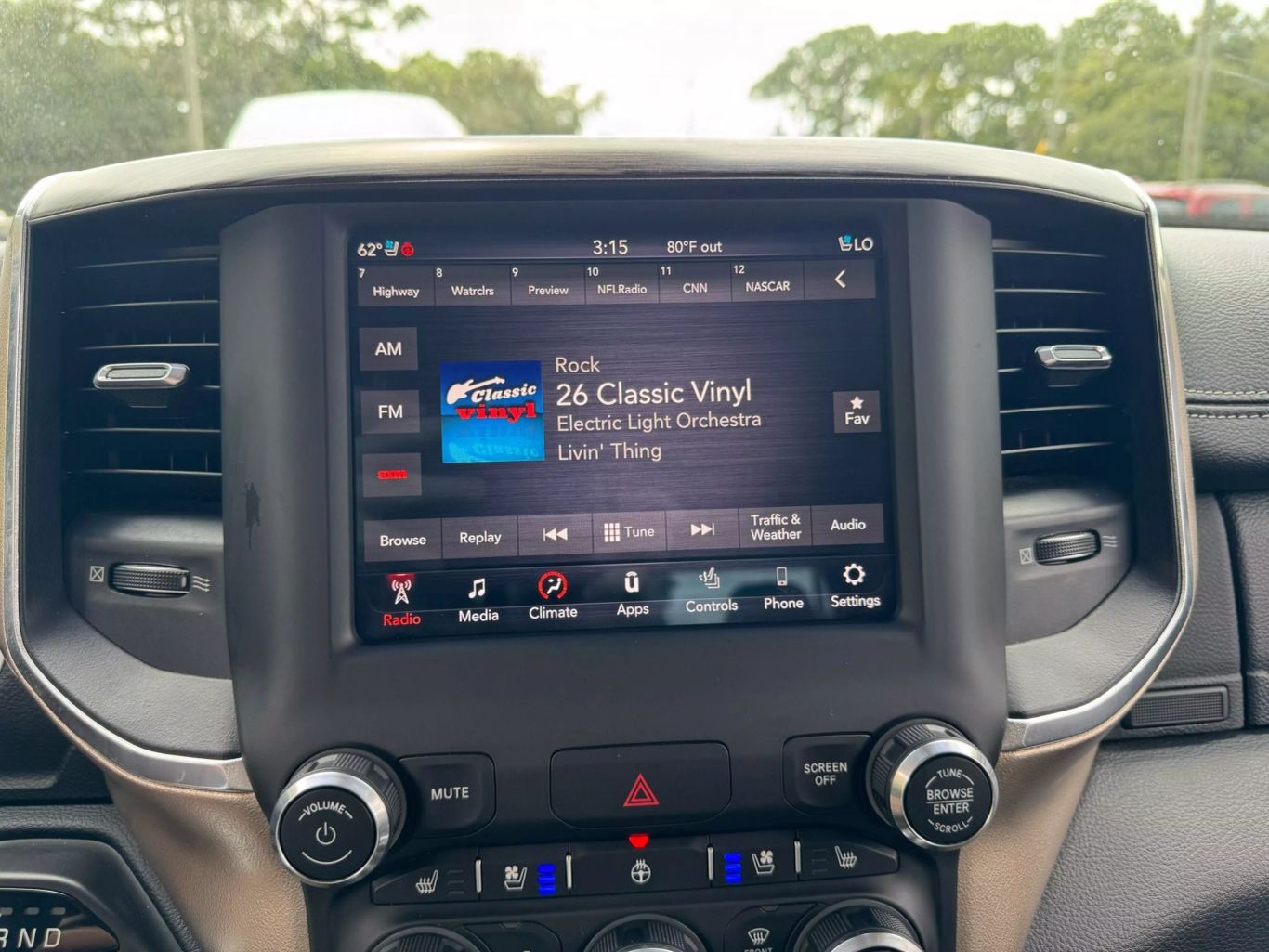 2019 RAM RAM 1500 PICKUP V8 5.7L GASOLINE CREW CAB LARAMIE 5.7L V8