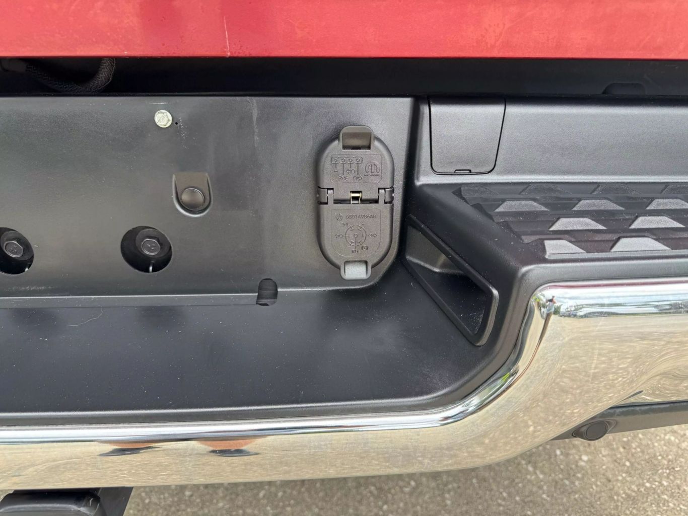 2019 RAM RAM 1500 PICKUP V8 5.7L GASOLINE CREW CAB LARAMIE 5.7L V8