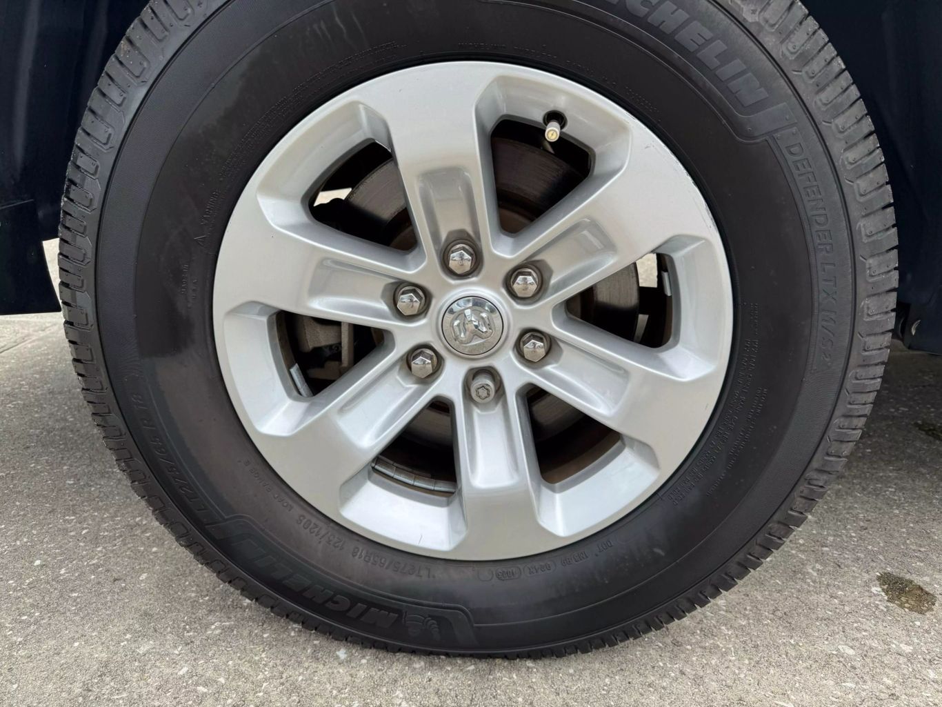 2019 RAM RAM 1500 PICKUP V8 5.7L GASOLINE CREW CAB LARAMIE 5.7L V8