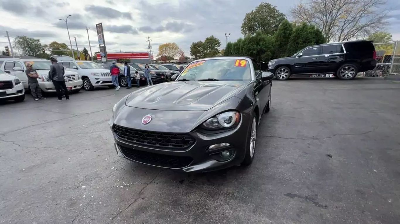 2019 Fiat 124 Spider - Image 4