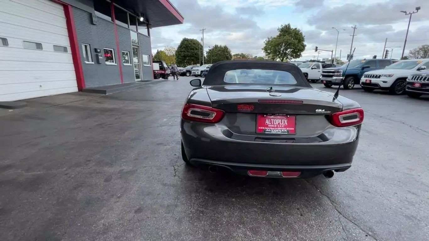 2019 Fiat 124 Spider - Image 7