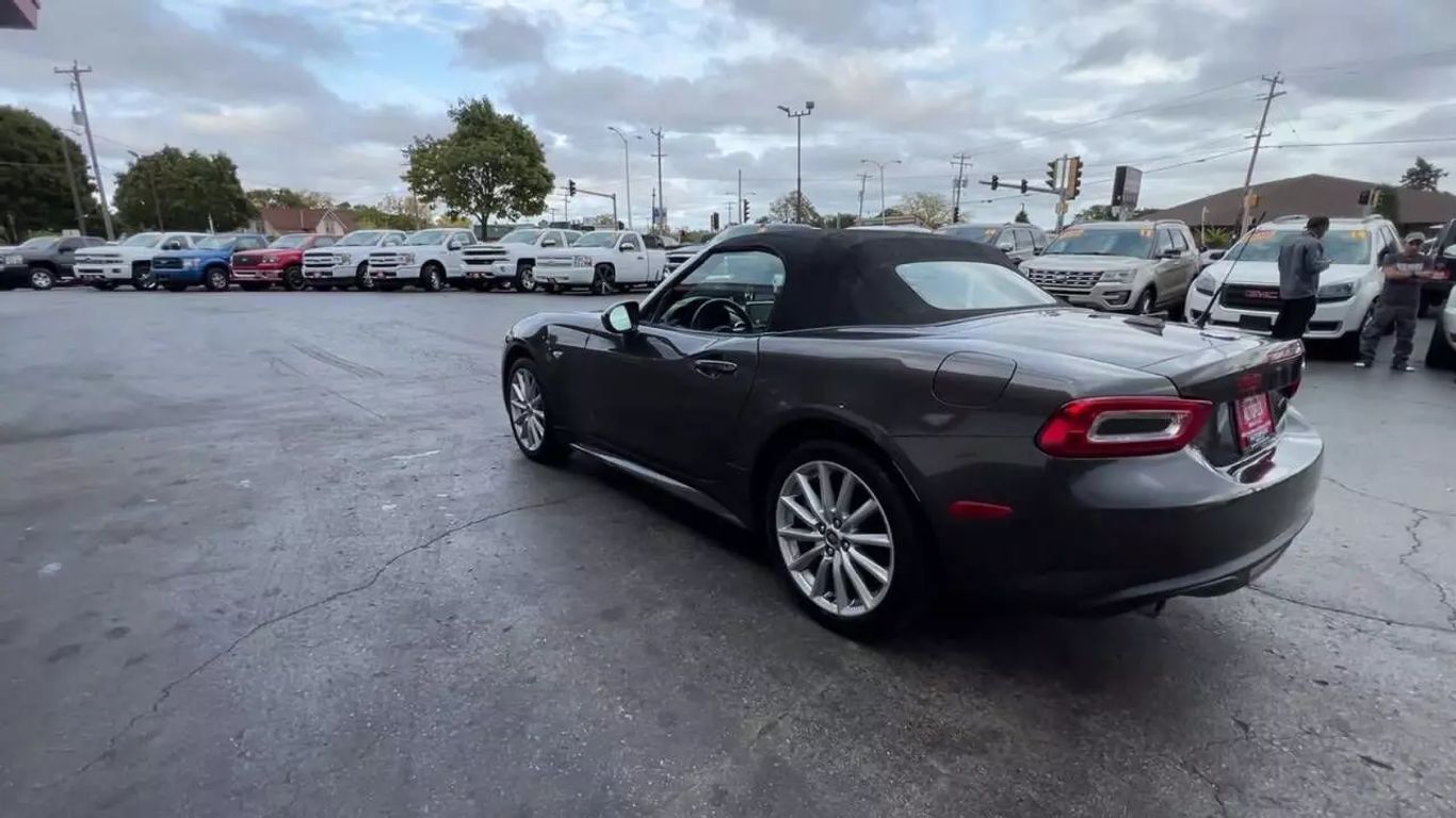 2019 Fiat 124 Spider - Image 6