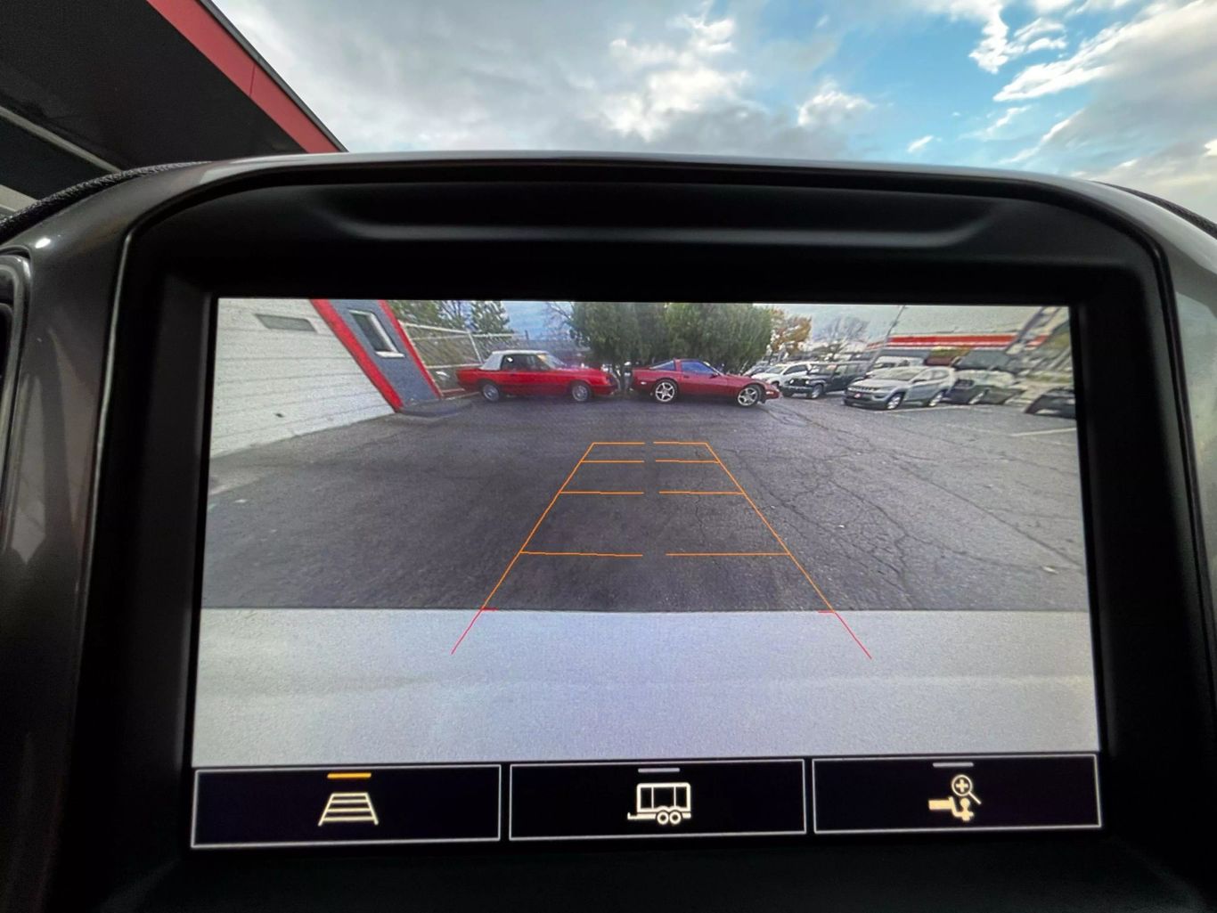 2021 Chevrolet Silverado 1500 Crew Cab - Image 25