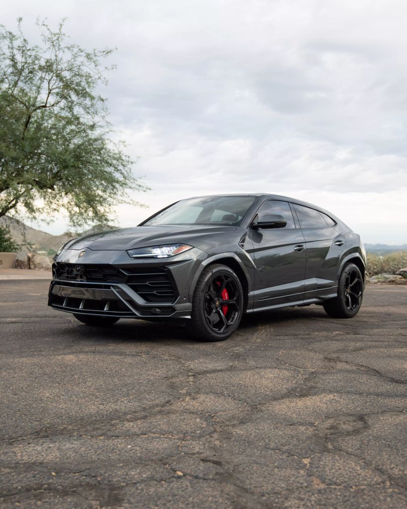 2019 Lamborghini Urus Base photo 16