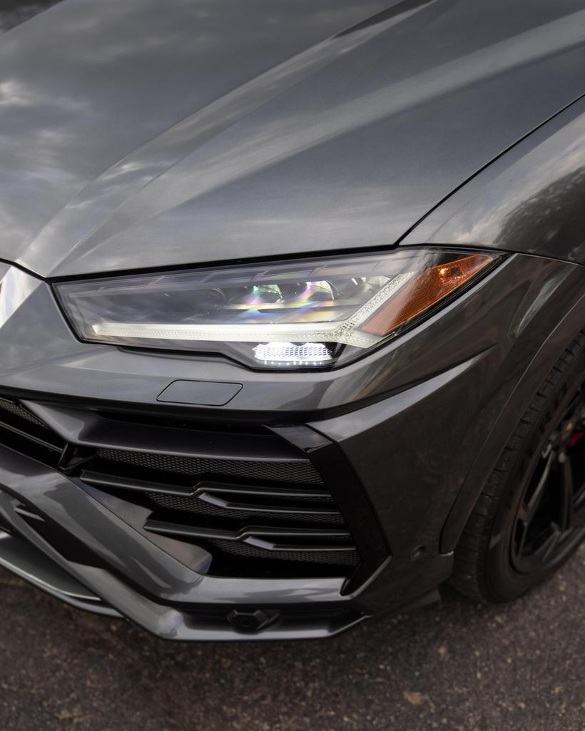 2019 Lamborghini Urus Base photo 27