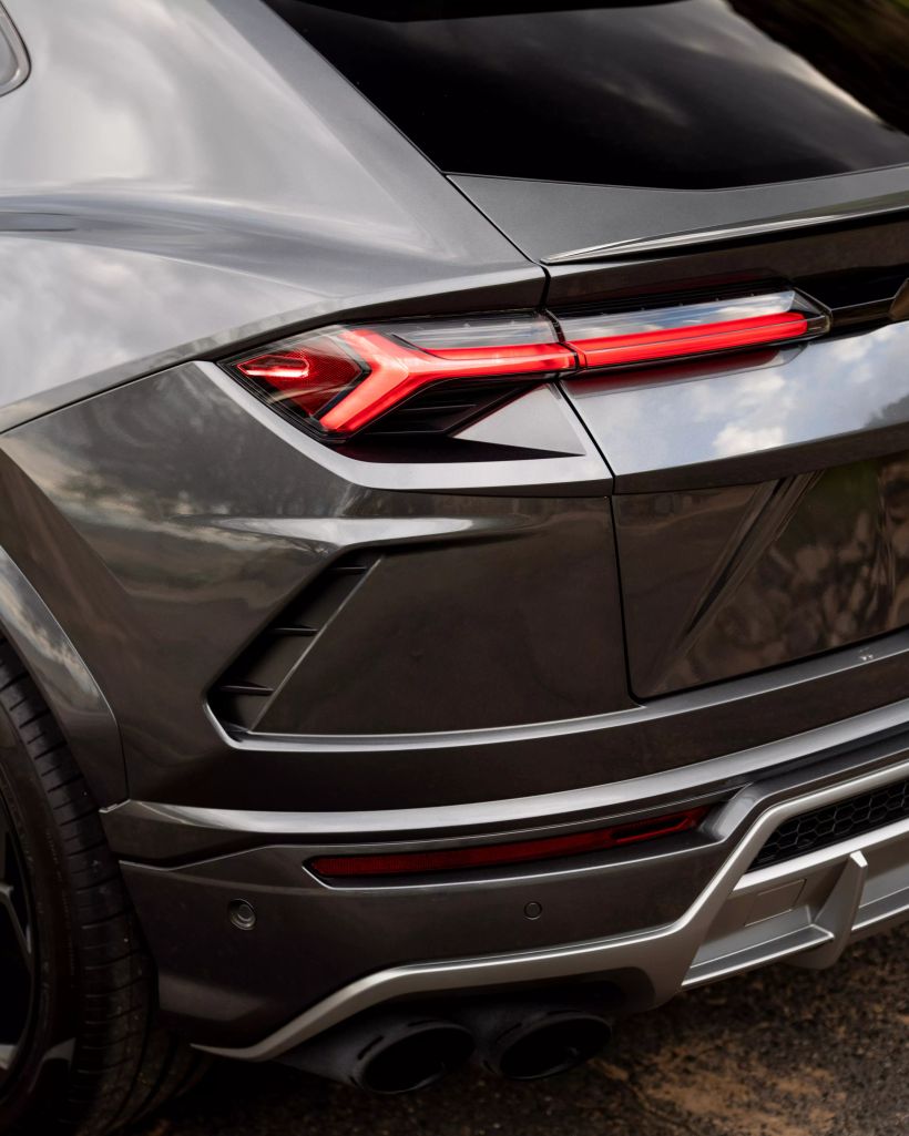 2019 Lamborghini Urus Base photo 31