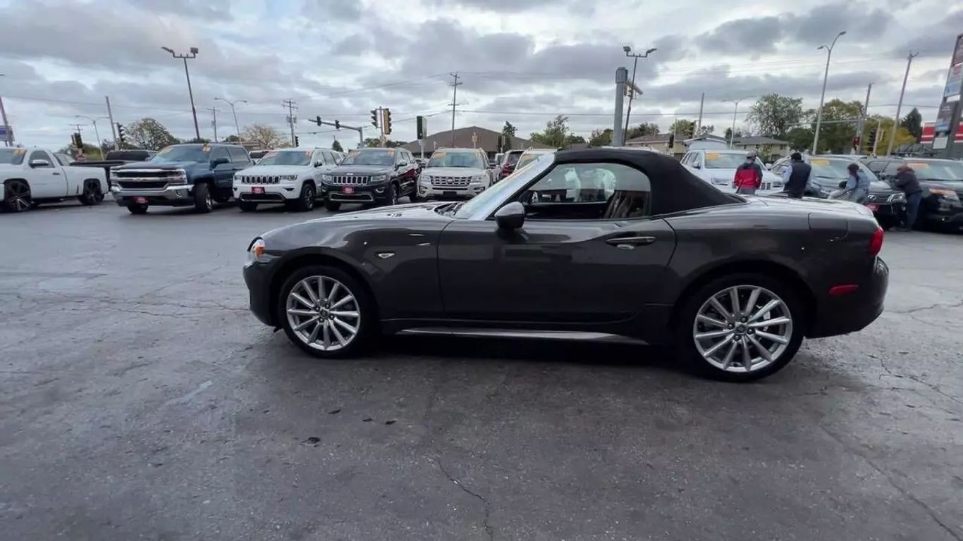 2019 Fiat 124 Spider - Image 5