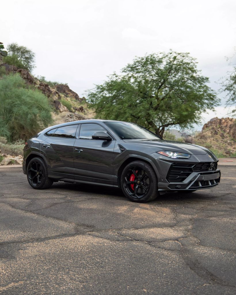 2019 Lamborghini Urus Base photo 24