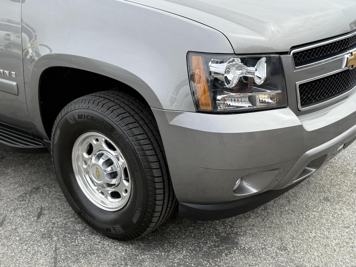 2007 Chevrolet Suburban LT photo 6