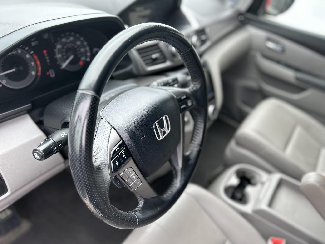 2015 Honda Odyssey EX-L photo 32