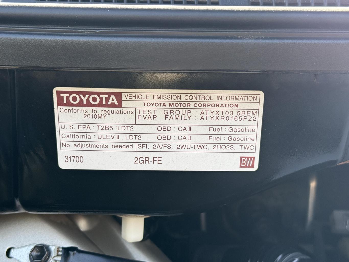 2010 Toyota Sienna LE photo 40