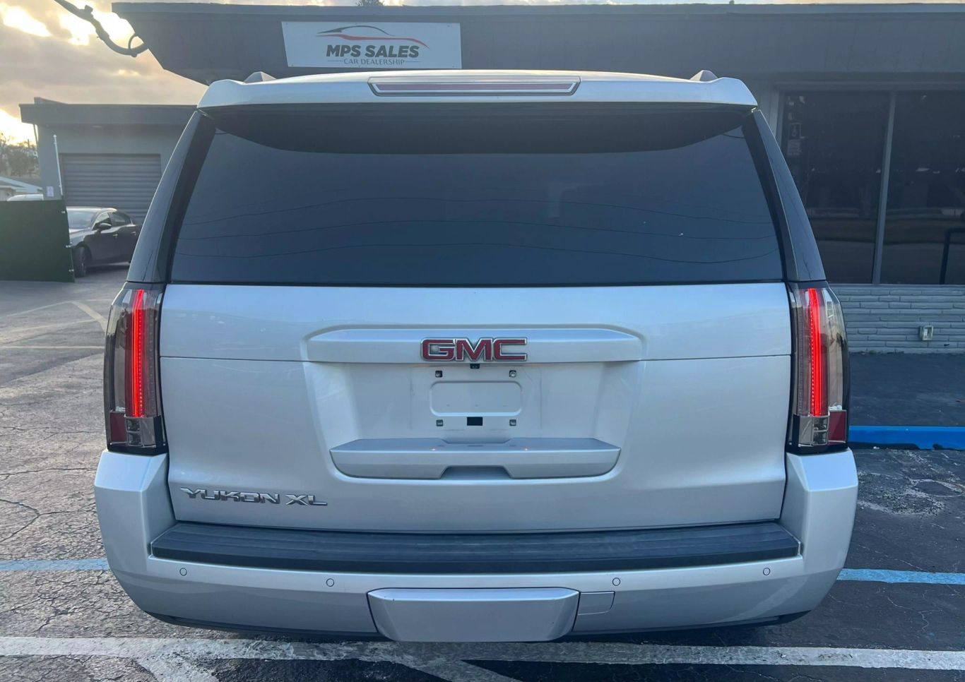 2015 GMC YUKON XL SUV V8, ECOTEC3, FF, 5.3L SLE SPORT UTILITY 4D