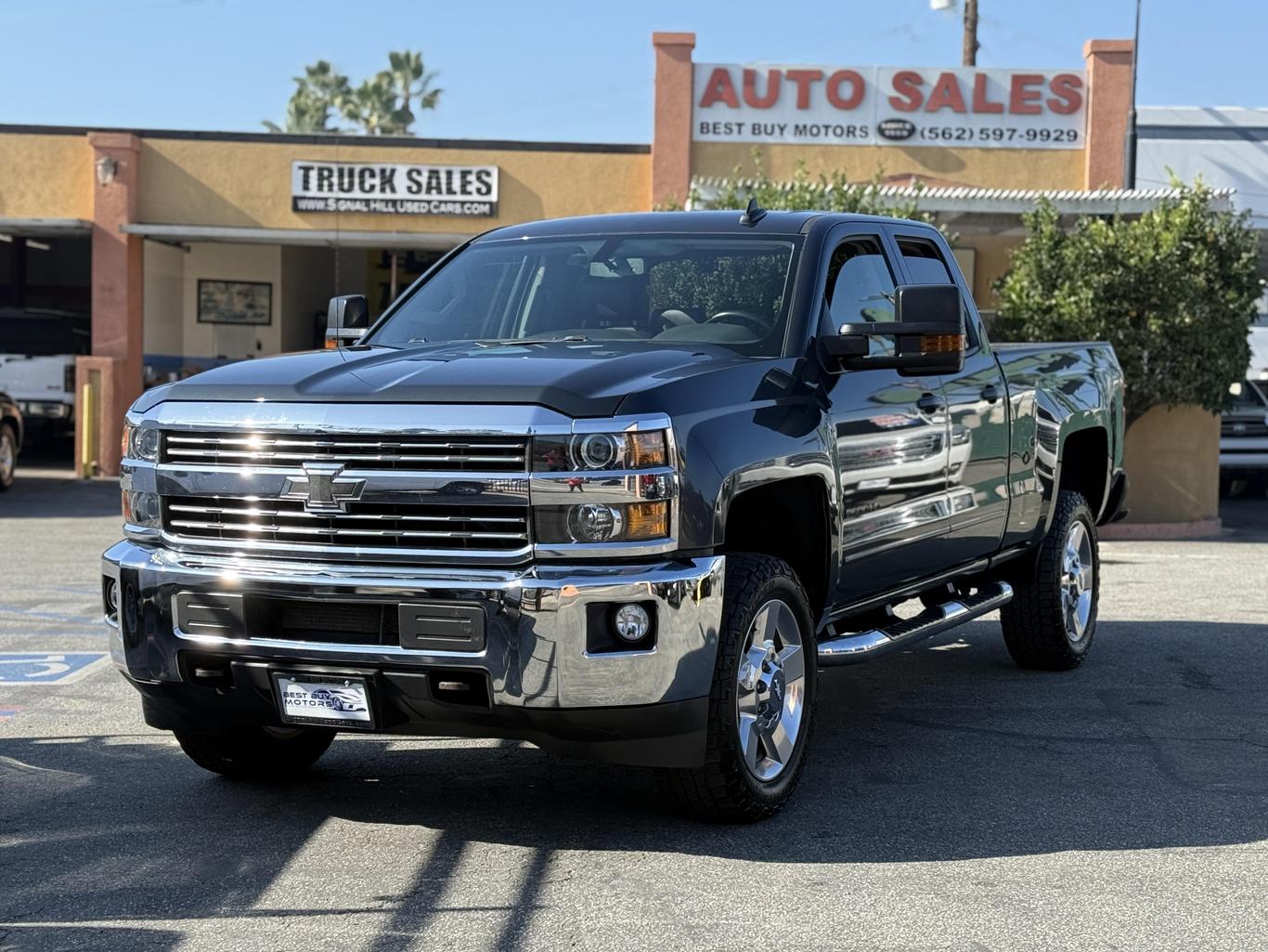 2017 Chevrolet Silverado 2500HD LT photo 3