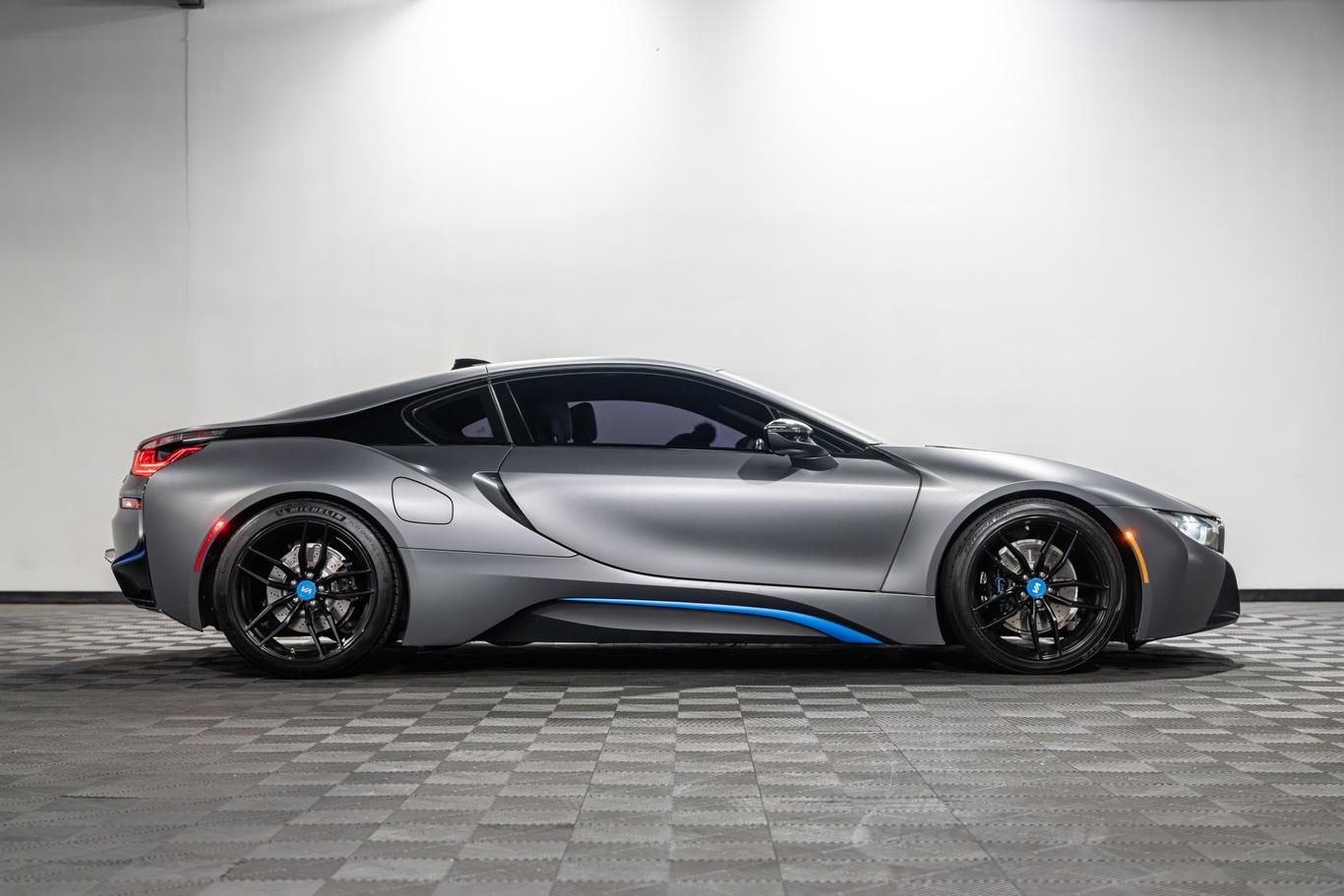 2015 BMW i8 Pure Impulse World photo 18