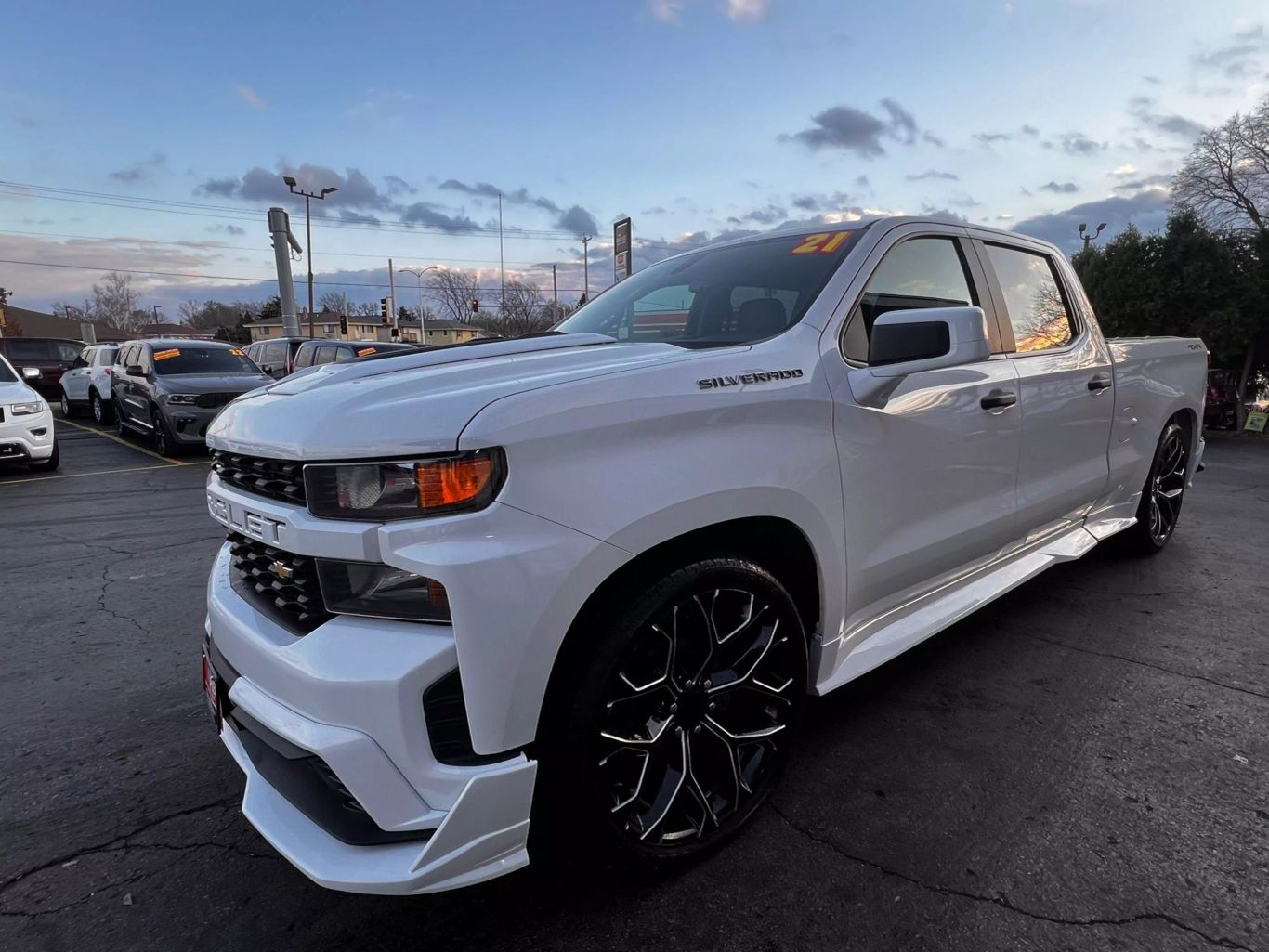 2021 Chevrolet Silverado 1500 Crew Cab - Image 11