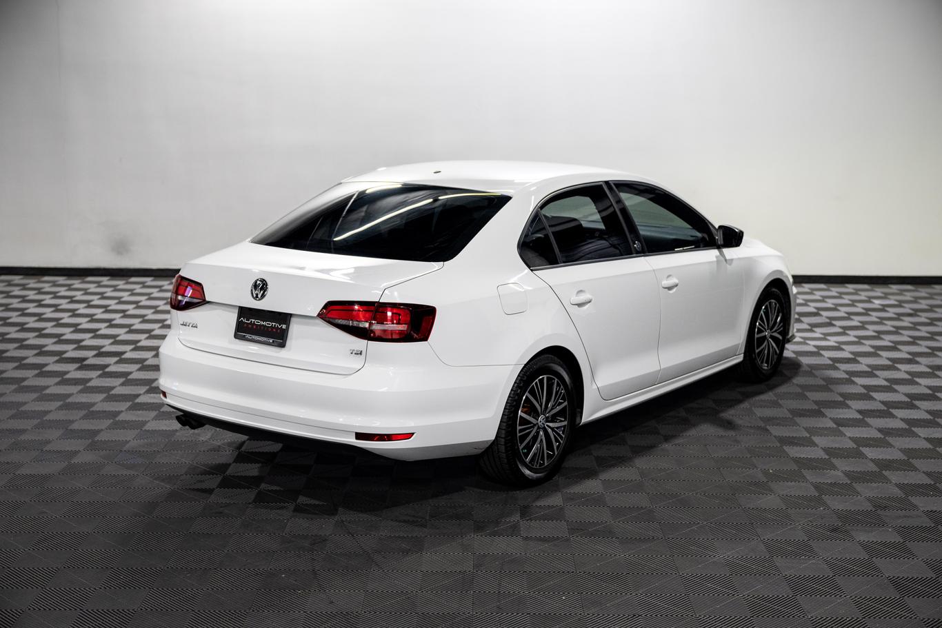 2018 Volkswagen Jetta Wolfsburg Edition photo 6