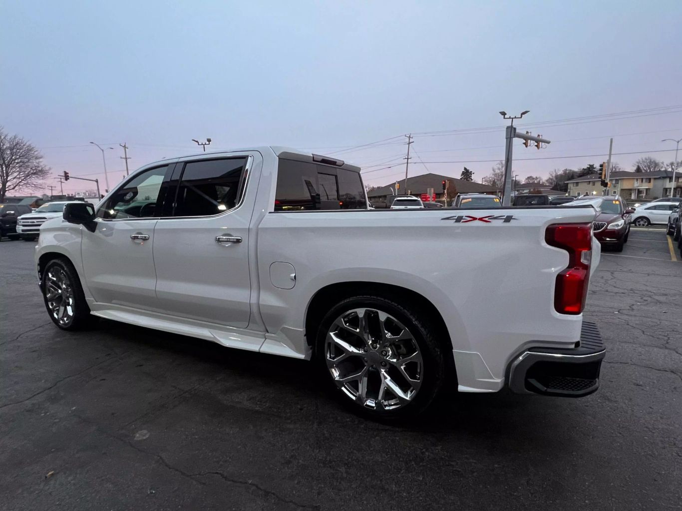 2021 Chevrolet Silverado 1500 Crew Cab - Image 12