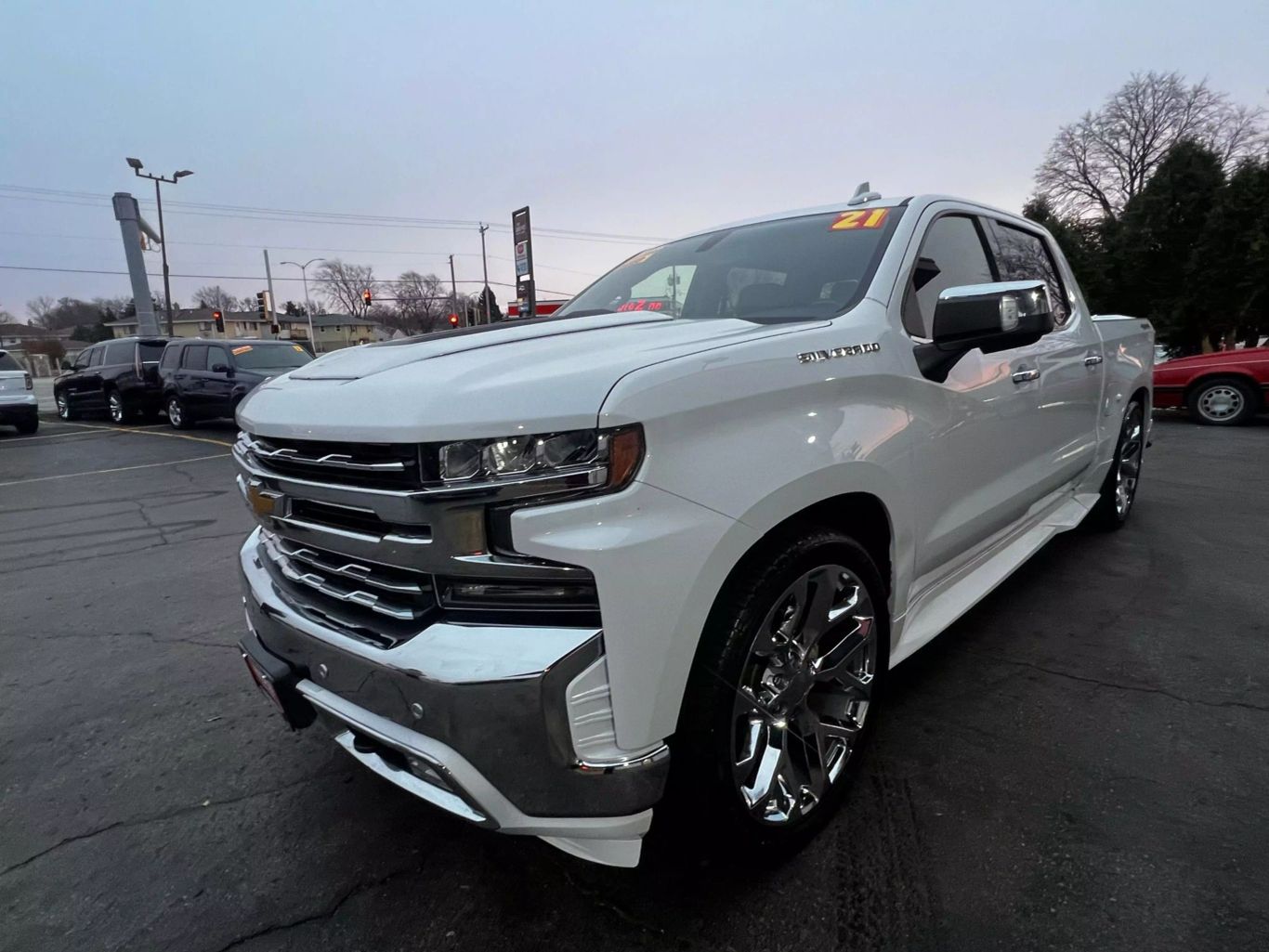 2021 Chevrolet Silverado 1500 Crew Cab - Image 9