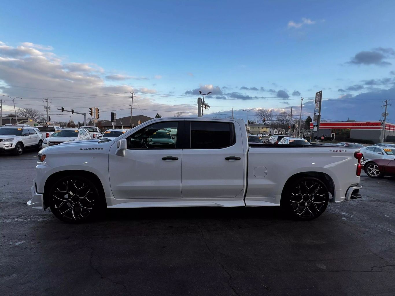2021 Chevrolet Silverado 1500 Crew Cab - Image 12