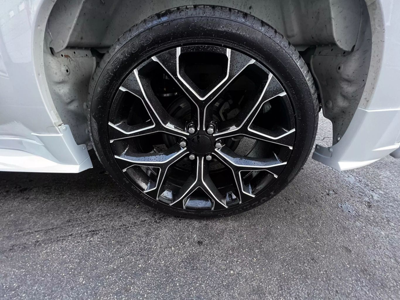 2021 Chevrolet Silverado 1500 Crew Cab - Image 34
