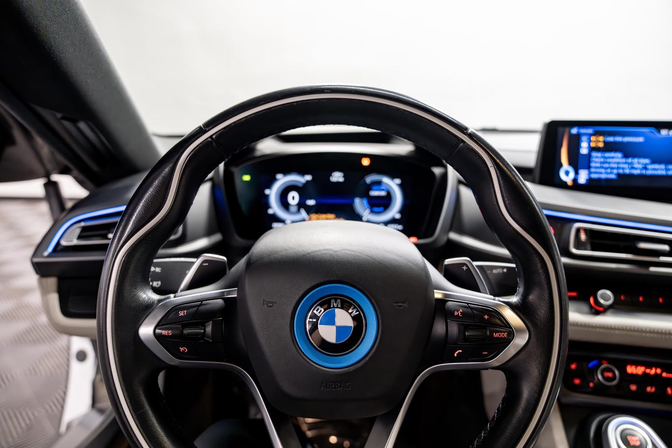 2015 BMW i8 Pure Impulse World photo 8