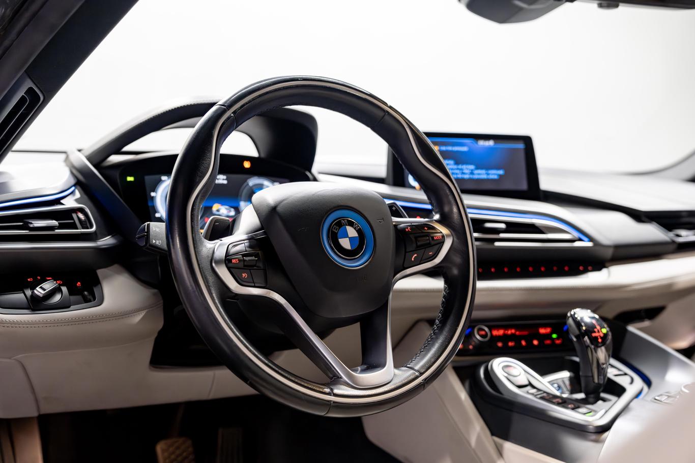 2015 BMW i8 Pure Impulse World photo 30