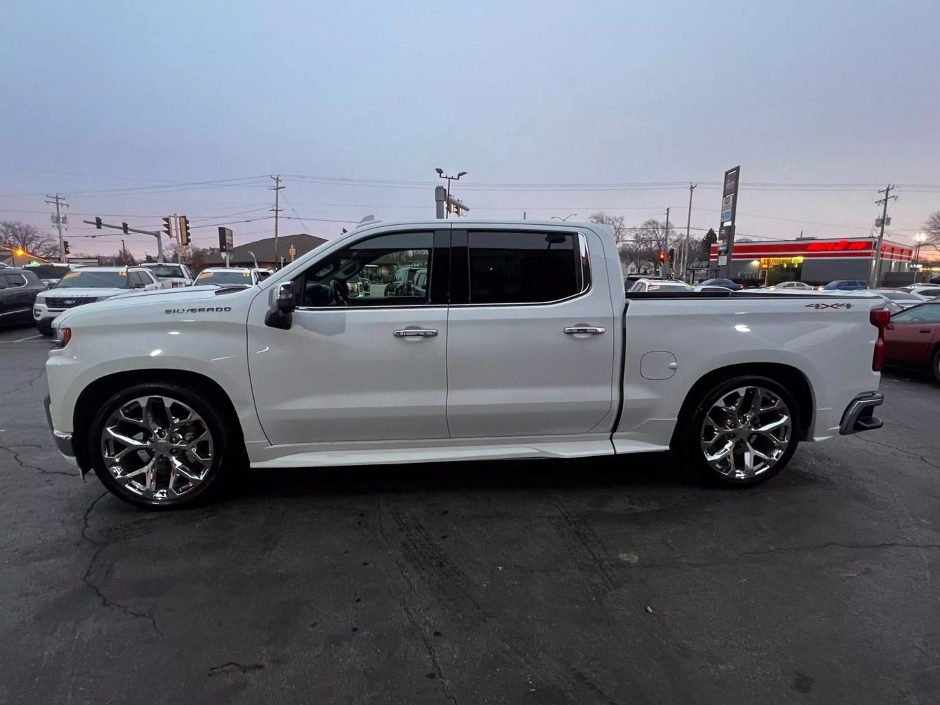 2021 Chevrolet Silverado 1500 Crew Cab - Image 11