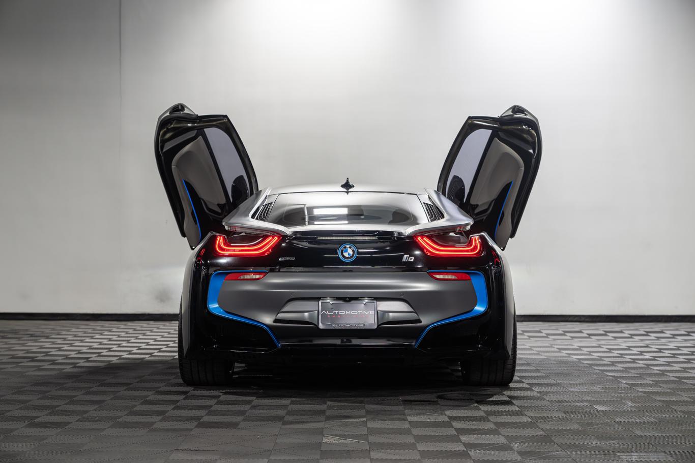 2015 BMW i8 Pure Impulse World photo 3